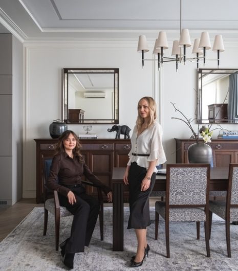 Современная классика с яркой харизмой: реновация квартиры для семьи из пяти человек