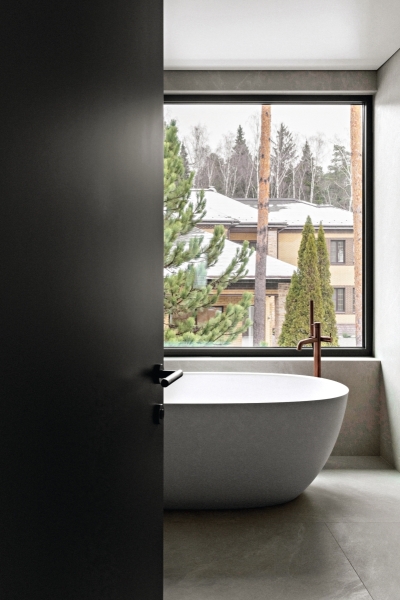 В единстве с природой: современный загородный дом для разных поколений семьи