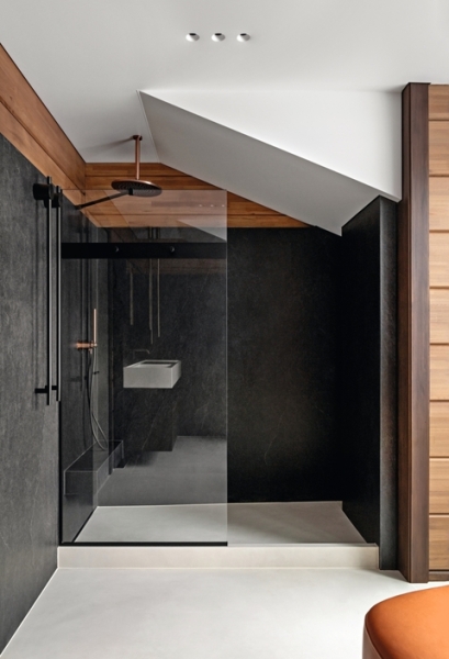 В единстве с природой: современный загородный дом для разных поколений семьи